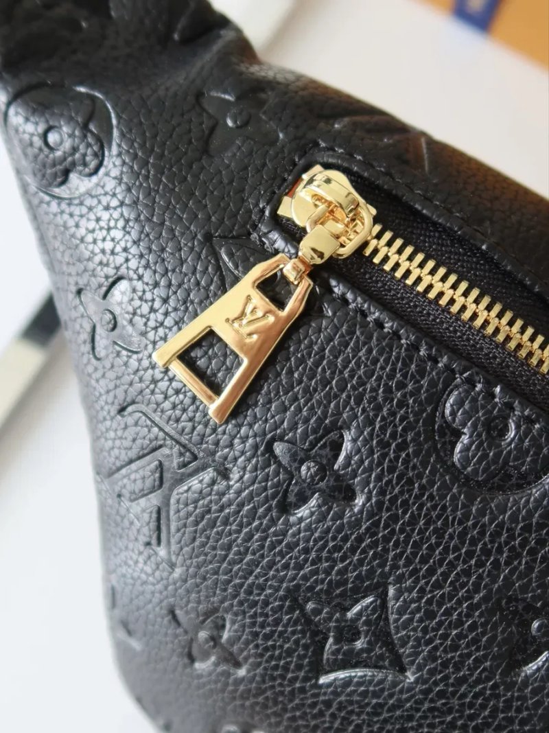 Сумка бананка чоловіча жіноча чорна Louis Vuitton bumbag black натуральна шкіра шкіряна мужская женская кожаная черная сумочка на пояс  луи витон LV — фото 4