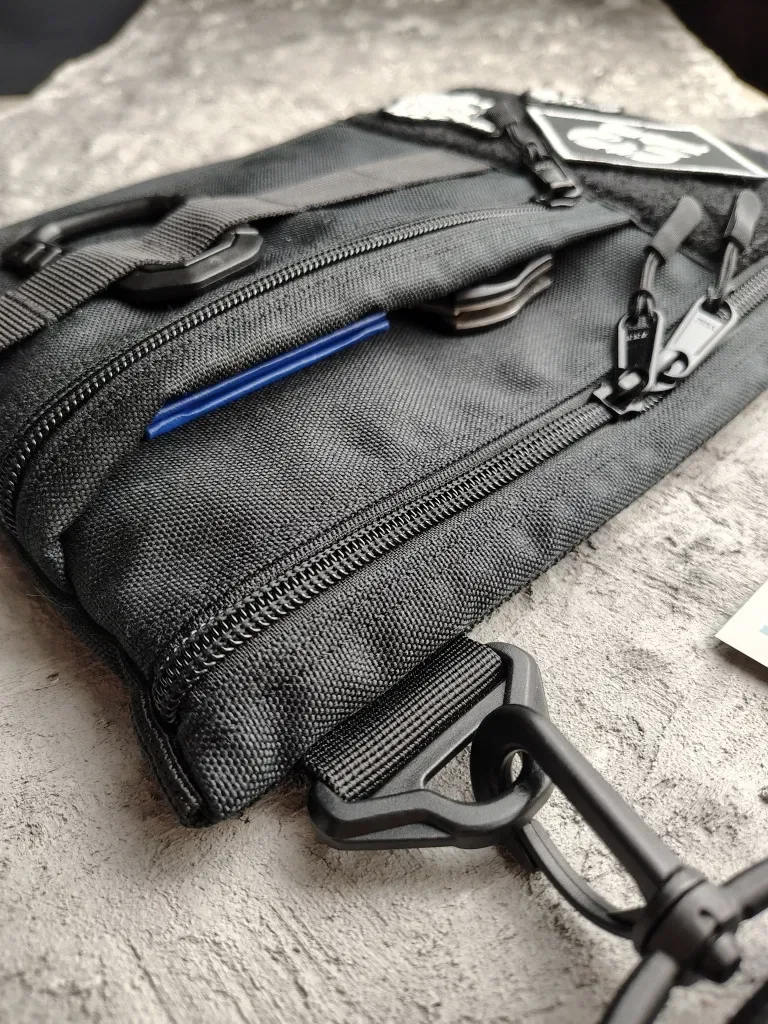 Сумка через плече для патчів cordura кросбоді з липучкою полем шевронов velcro урбан пласка  на плечо urban tactical городская тактическая унисекс — фото 5