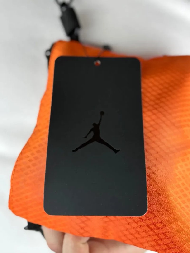 Сумка через плече Jordan із рефлективною вставкою (Чорна, Оранжева). — фото 8