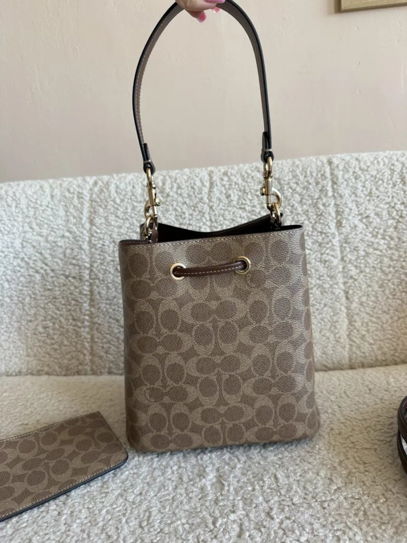 Сумка Coach Rowan Bucket Bag In Signature Canvas бежева — фото 3