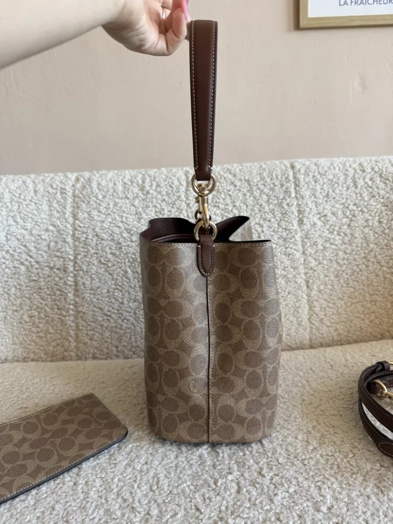 Сумка Coach Rowan Bucket Bag In Signature Canvas бежева — фото 5