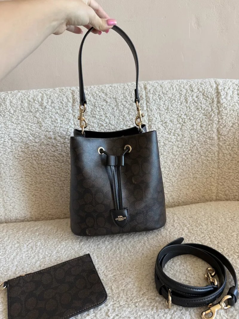 Сумка Coach Rowan Bucket Bag In Signature Canvas бежева — фото 7