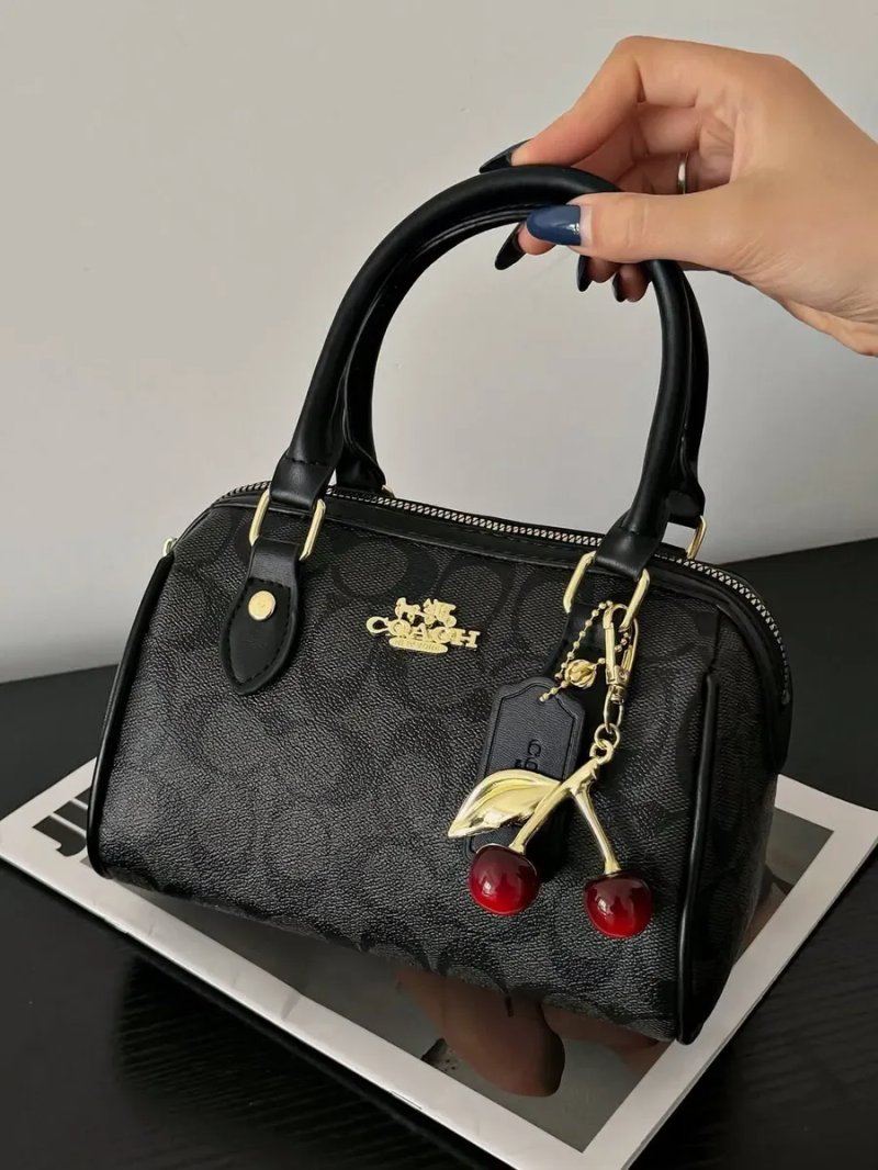 Сумка Coach Teri Mini Crossbody Bag With Cherry Print  коач тері — фото 2