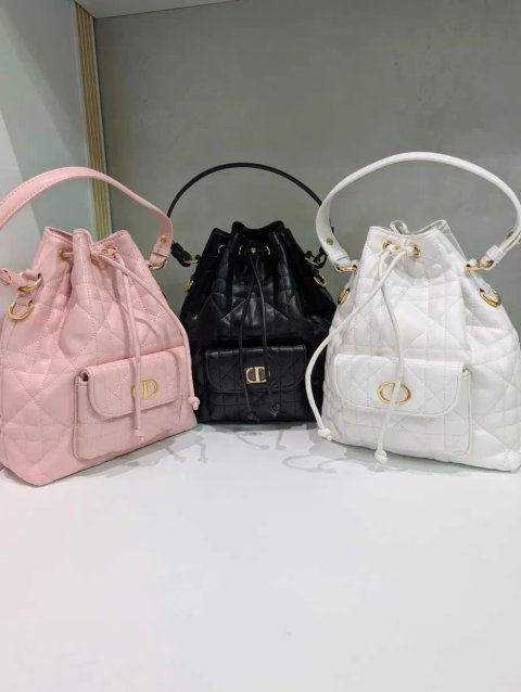 Сумка Dior ‼️ Люкс‼️по типу рюкзачка абсолютно вся шкіряна, зовні та і середині, довжина 20 см