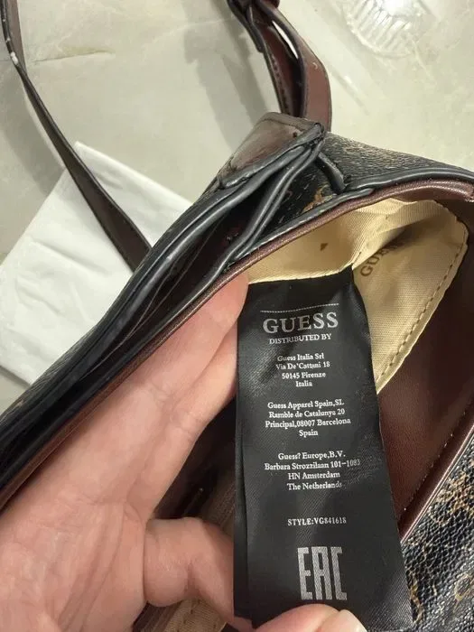 Сумка Guess кроссбоді — фото 8