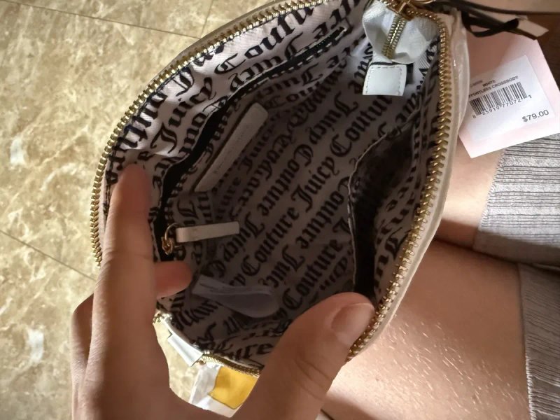 Сумка Juicy Couture Effortless Crossbody в белом цвете — фото 3