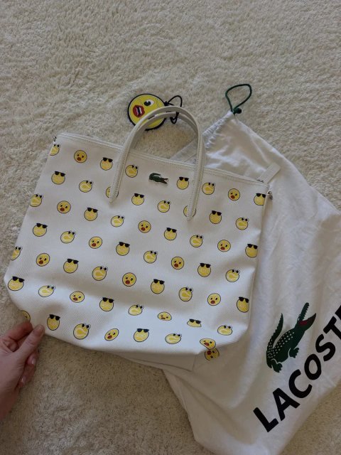 сумка Lacoste з капсульної колекції Yazbukey