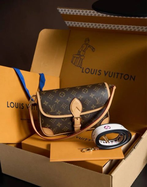 Сумка Louis Vuitton Diane повний комплект бутика премиум версия люкс сегмент натуральна шкіра і канва сумка жіноча
