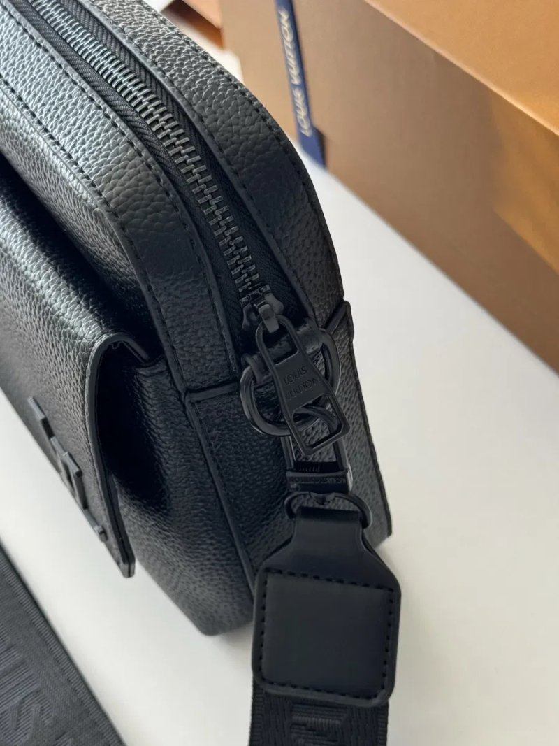 Сумка Louis Vuitton Fastline, чоловіча чорна шкіряна сумка, месенджер через плече, фастлайн луі вітон — фото 4