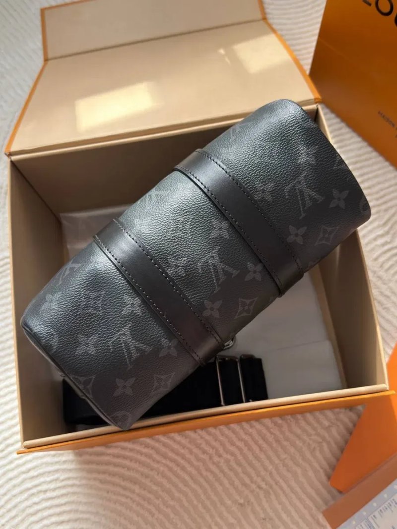 Сумка Louis Vuitton Keepall Bandouliere 25 люкс — фото 7