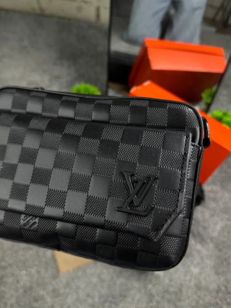 Сумка Louis Vuitton мужская черная сумка через плечо Луи Витон барсетка LV кожаная месенджер ЛВ белый | Сумка чоловіча шкіряна Луї Вітон чорна LV — фото 2