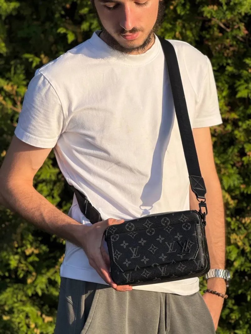 Сумка Louis Vuitton мужская черная сумка через плечо Луи Витон барсетка LV кожаная месенджер ЛВ белый | Сумка чоловіча шкіряна Луї Вітон чорна LV — фото 5