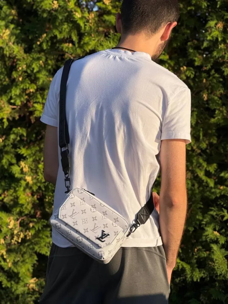 Сумка Louis Vuitton мужская черная сумка через плечо Луи Витон барсетка LV кожаная месенджер ЛВ белый | Сумка чоловіча шкіряна Луї Вітон чорна LV — фото 7