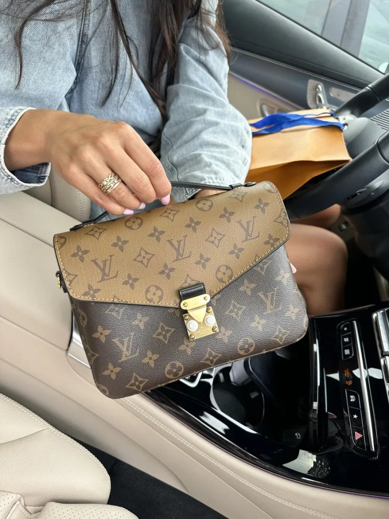 Сумка Louis Vuitton Pochette Metis монограм луи — фото 4