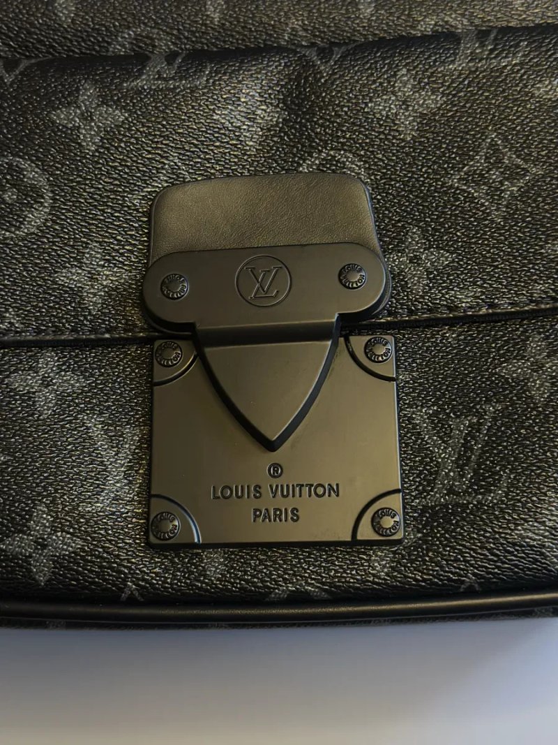 Сумка мессенджер чоловіча чорна Louis Vuitton S Lock messenger луи вит — фото 3
