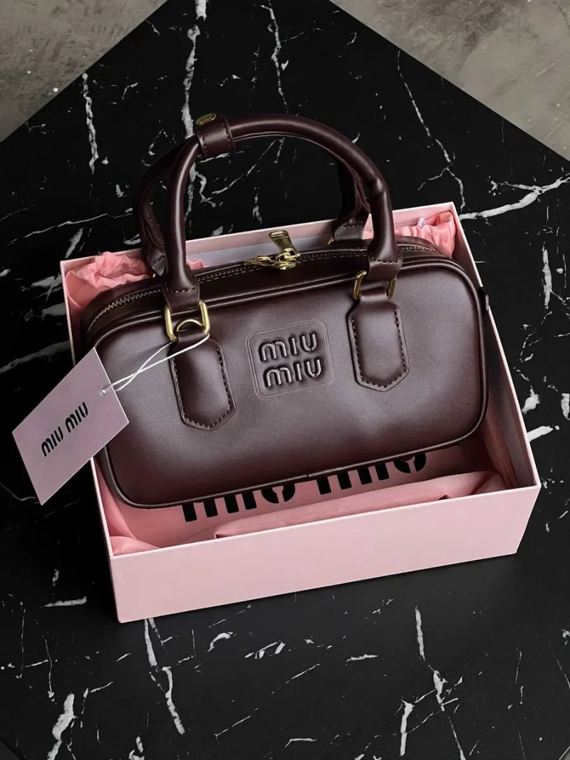 Сумка Miu Miu Arcadie Leather Bag Premium чорна Миу миу жіноча шкіряна — фото 4