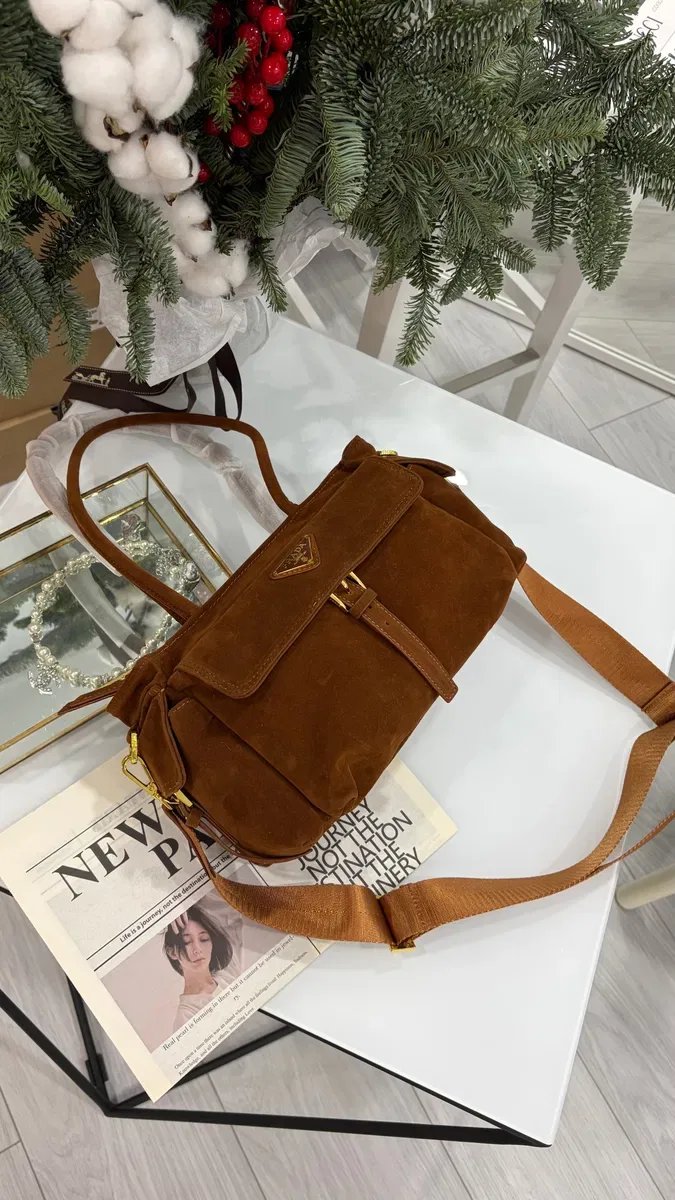 Сумка Prada замшева — фото 5