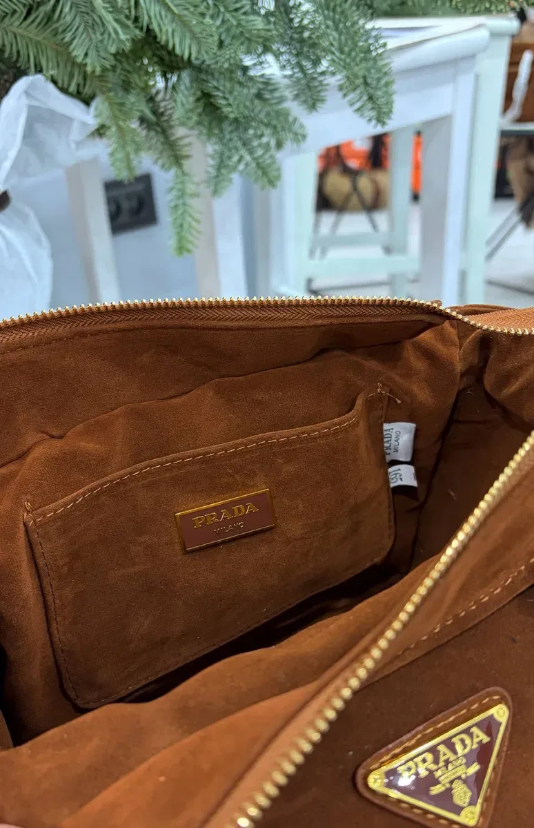 Сумка Prada замшева — фото 8