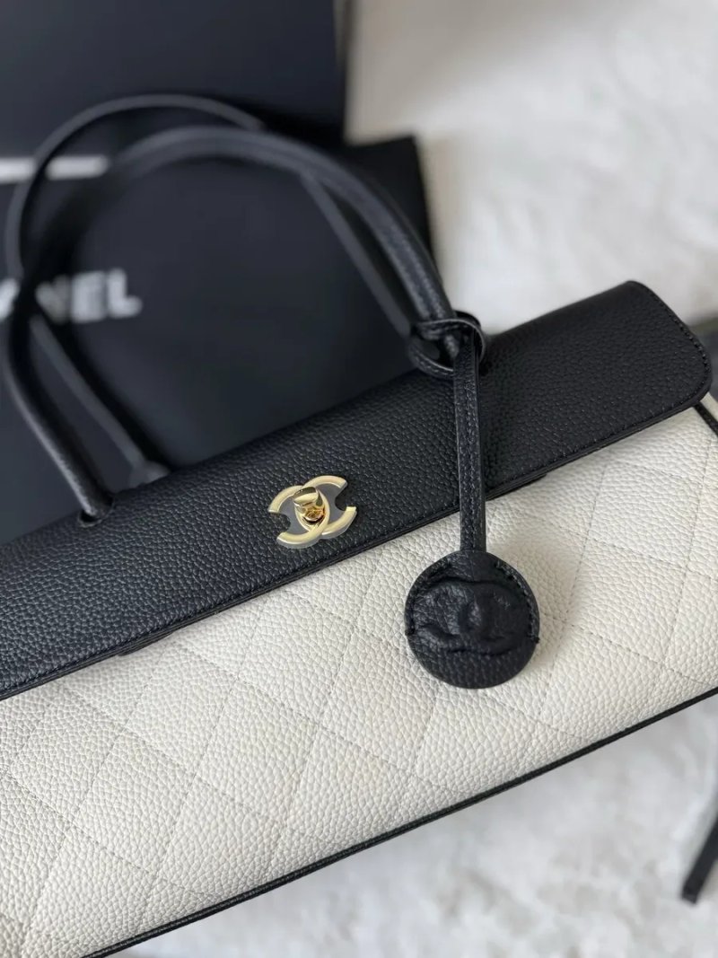Сумка шанель | Сумка Chanel Urban Essential East West Small AS6288 31 см чорно-біла — фото 5