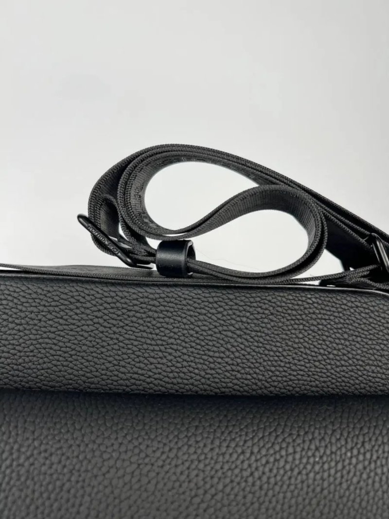 Сумка шкіряна чоловіча через плече / Мужская сумка Louis Vuitton — фото 5