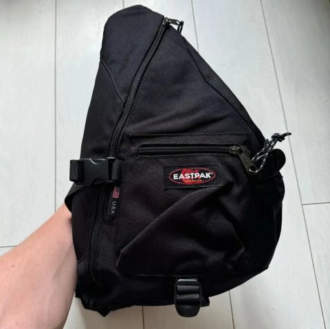 Сумка-слінг через плече Eastpak Sling 008 Black 15.5L,чорна