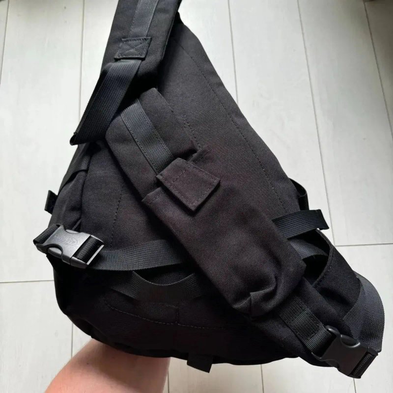 Сумка-слінг через плече Eastpak Sling 008 Black 15.5L,чорна — фото 2