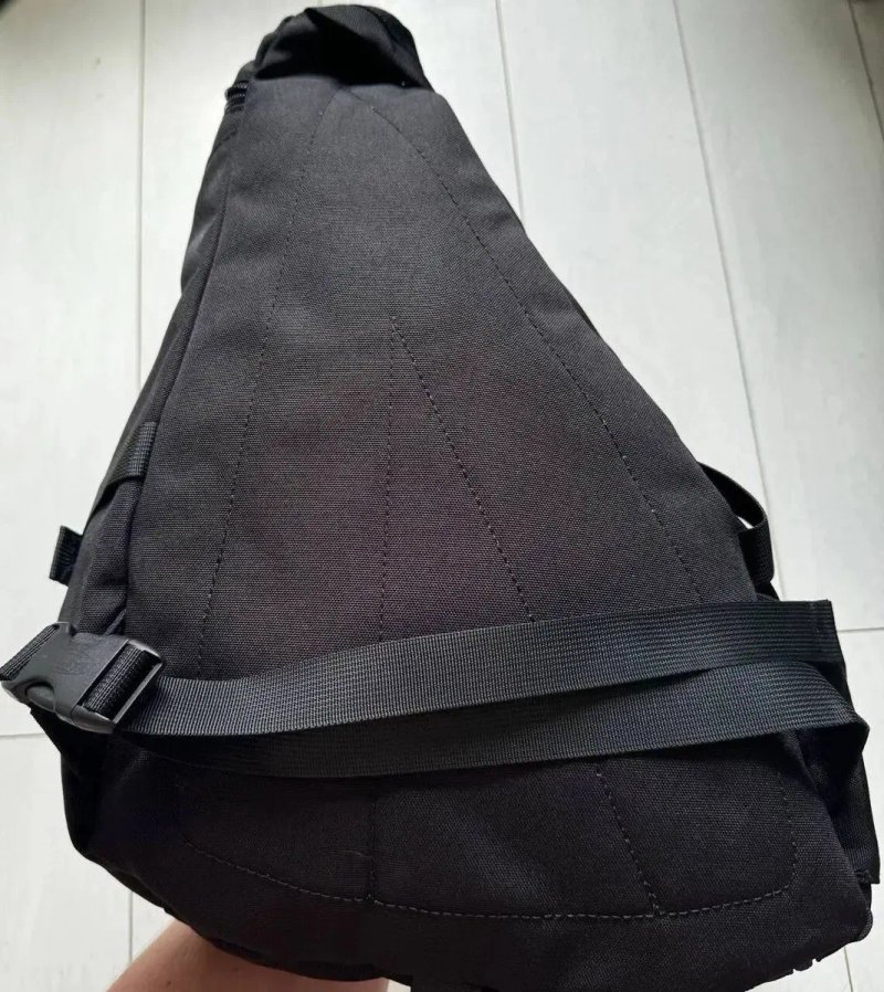 Сумка-слінг через плече Eastpak Sling 008 Black 15.5L,чорна — фото 3