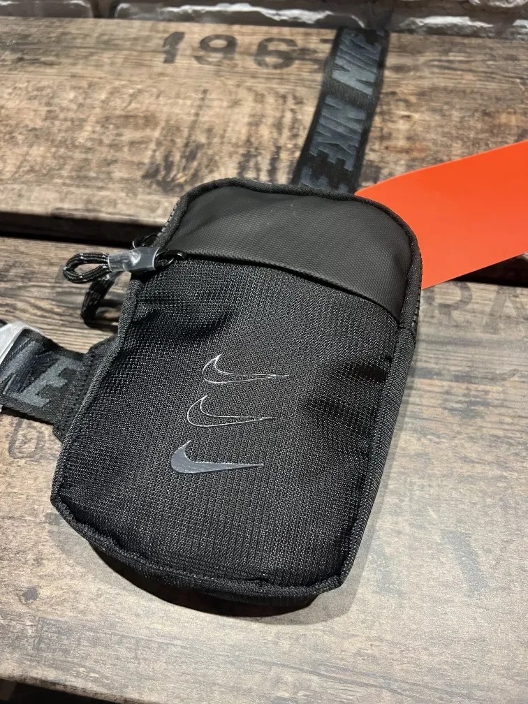 Сумка сумочка месенджер nike mini bag барсетка найк маленька міні чорн — фото 2