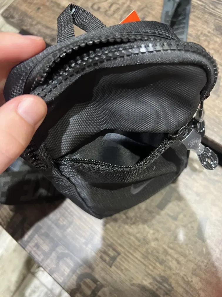 Сумка сумочка месенджер nike mini bag барсетка найк маленька міні чорн — фото 7