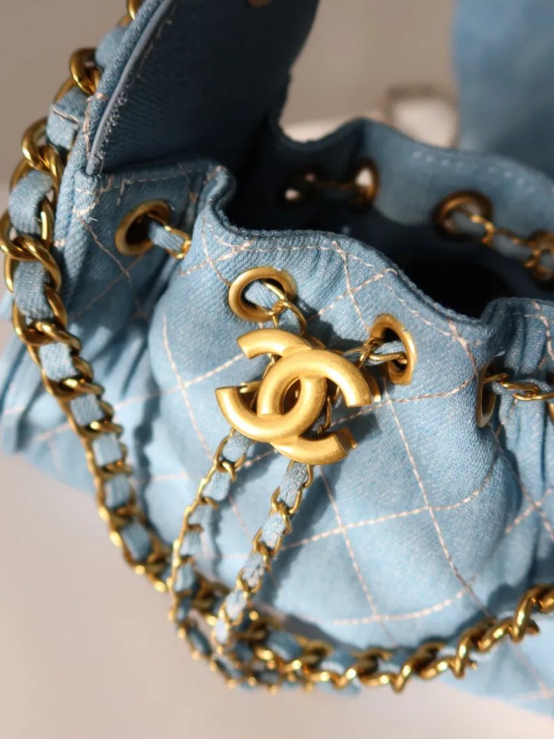 Сумка жіноча джинсова денім блакитна Chanel 25 Hobo Bag сумочка стильна тренд 2026 шанель женская мини купити сумку — фото 2