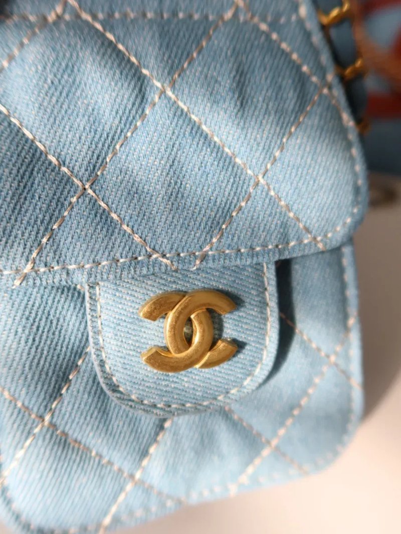Сумка жіноча джинсова денім блакитна Chanel 25 Hobo Bag сумочка стильна тренд 2026 шанель женская мини купити сумку — фото 4