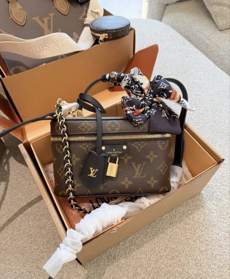 Сумка жіноча Louis Vuitton — фото 3