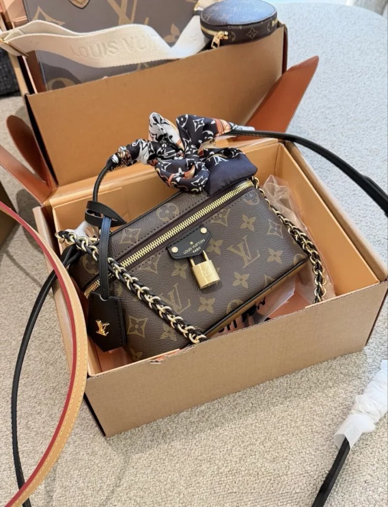 Сумка жіноча Louis Vuitton — фото 4
