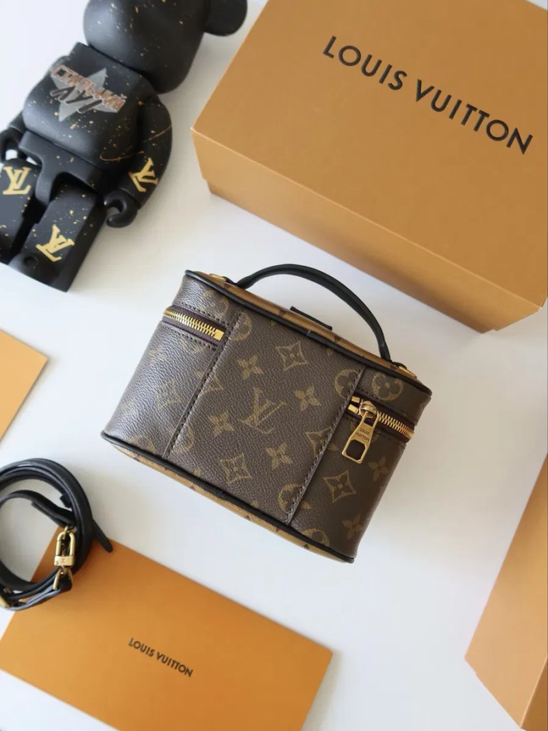 Сумочка жіноча коричнева Louis Vuitton Low Key Vanity Pouch луи витон сумка женская коричневая шкіряна шкіра натуральная кожа кожаная маленькая тренд — фото 3