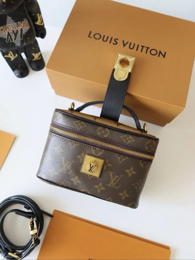 Сумочка жіноча коричнева Louis Vuitton Low Key Vanity Pouch луи витон сумка женская коричневая шкіряна шкіра натуральная кожа кожаная маленькая тренд — фото 7