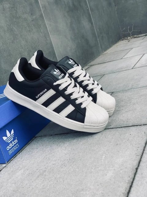 Суперстари жіночі • кроосовки адідас суперстар • adidas superstar • шкіряні кросівки адідас • адіки чорно білі
