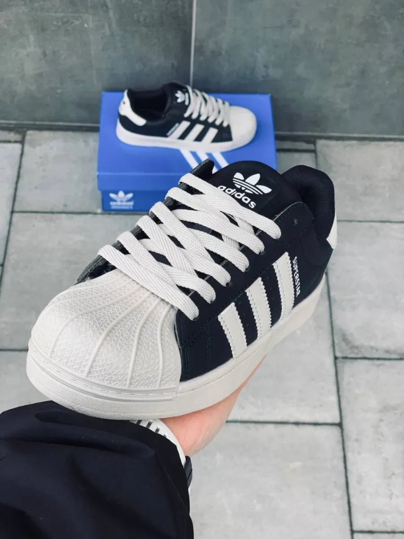 Суперстари жіночі • кроосовки адідас суперстар • adidas superstar • шкіряні кросівки адідас • адіки чорно білі — фото 4