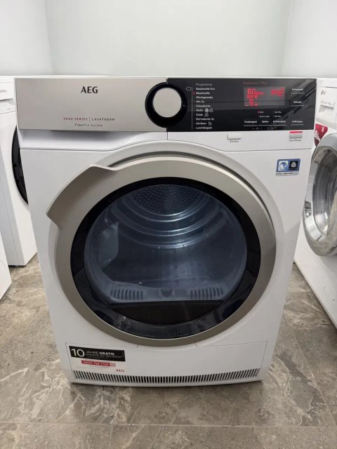 Сушильна машина на тепловому насосі AEG 9000 T9DE77685