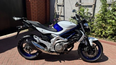 Suzuki GLADIUS 400 Сузуки з Японії