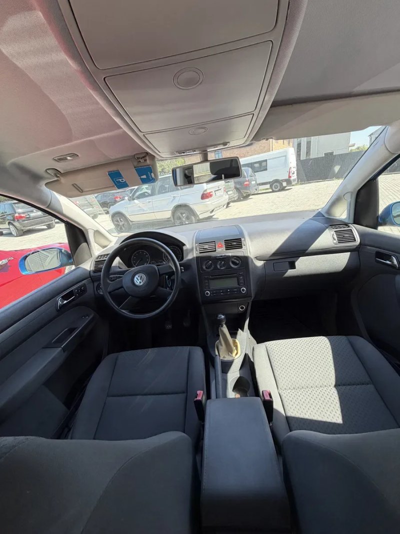 Свіжопригнаний Volkswagen touran 1.6mpi бензин — фото 5
