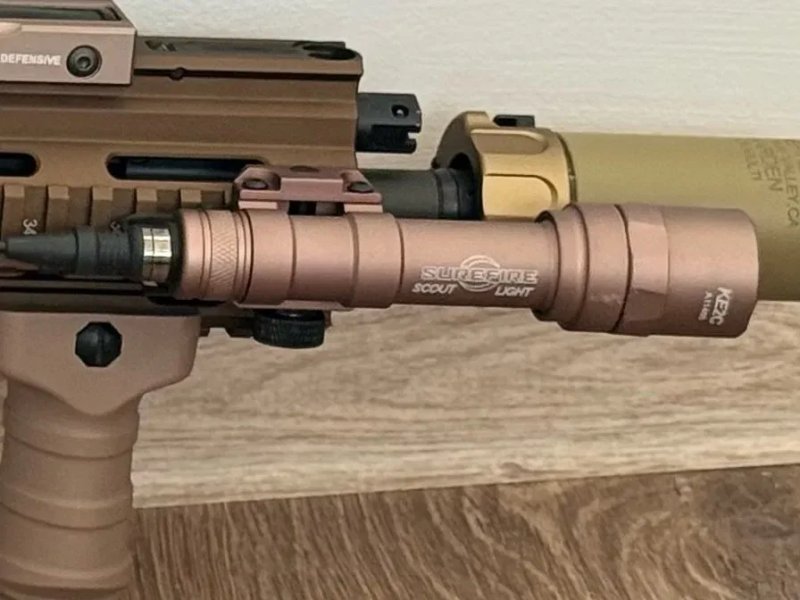 Тактичний ліхтар на зброю SureFire Scout, M600 — фото 4