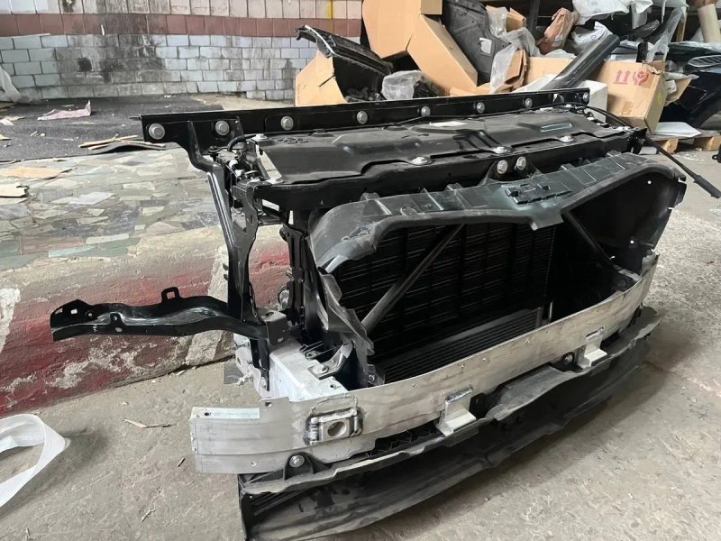 Телевізор панель радіаторів касета радіаторів BMW X5 G05 2018 2019 2020 2021 2022 2023 2024 — фото 2