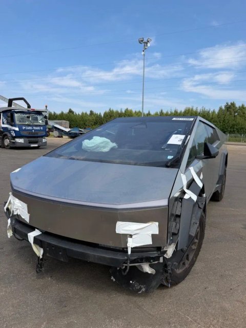 Tesla Cybertruck 24 рік