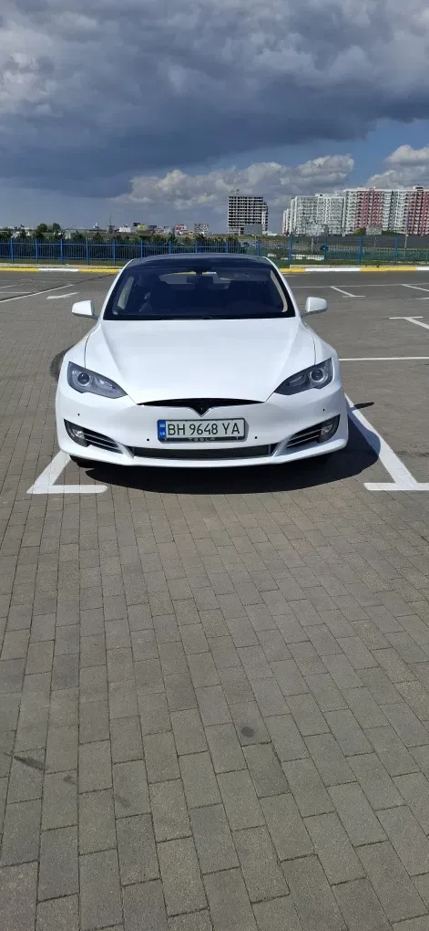 Tesla mobile s p85+ — фото 3