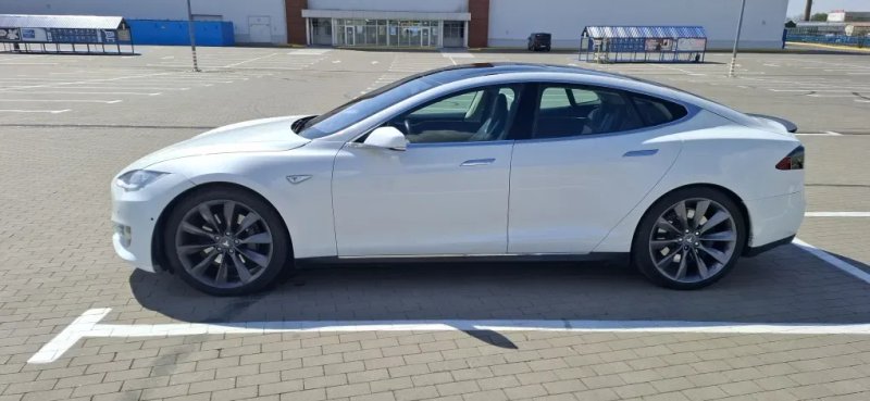 Tesla mobile s p85+ — фото 5