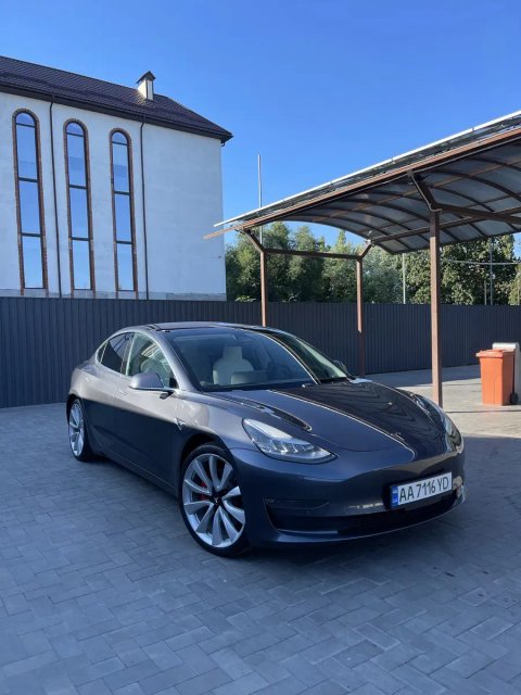 Тесла Model3 Performance