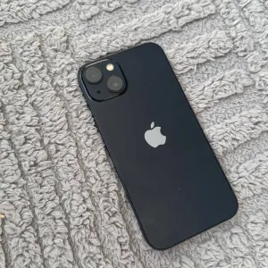 телефон IPhone 13