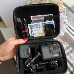 Екшн-камера GoPro Hero 7 silver з рамкою