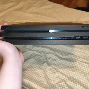 Sony Playstation 4 pro продам