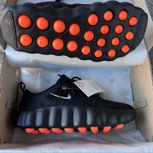 Кросівки Nike Mind 002 Black Hyper Crimson 36-45p.